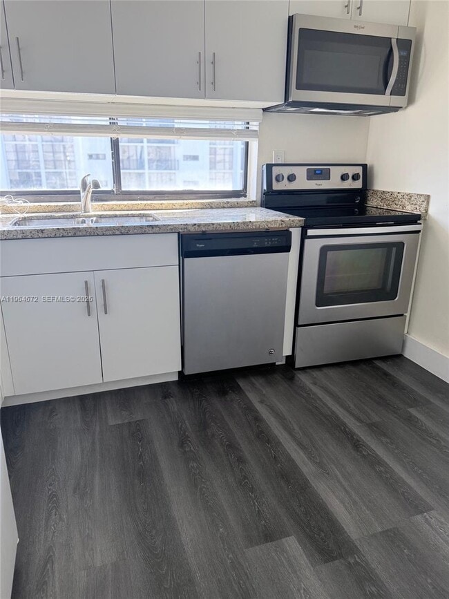 Building Photo - 16919 N Bay Rd