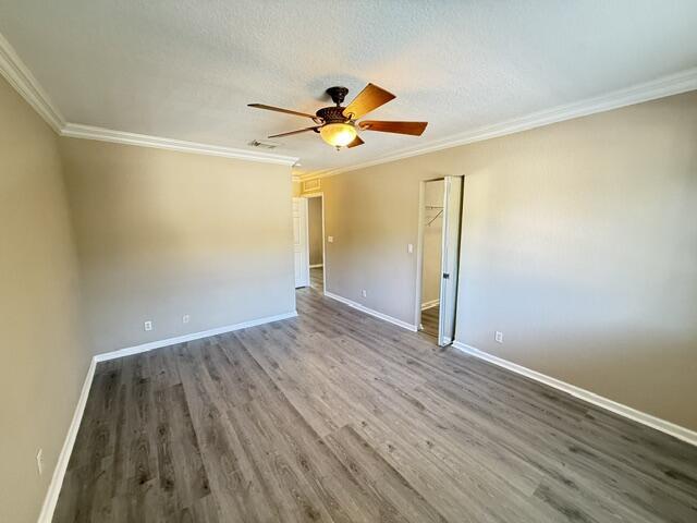 Building Photo - 3075 N Evergreen Cir