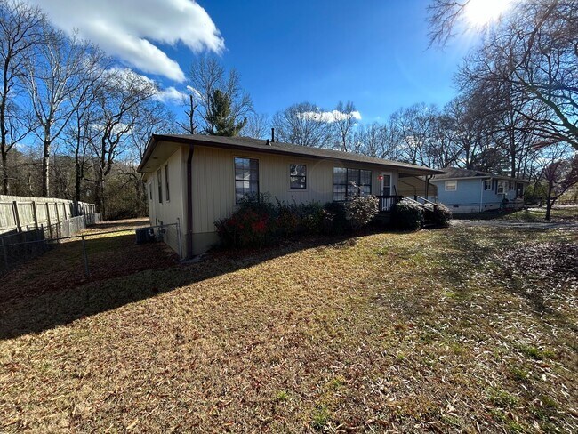 Building Photo - 3/2 House in Jamestown/Lindale $1,495