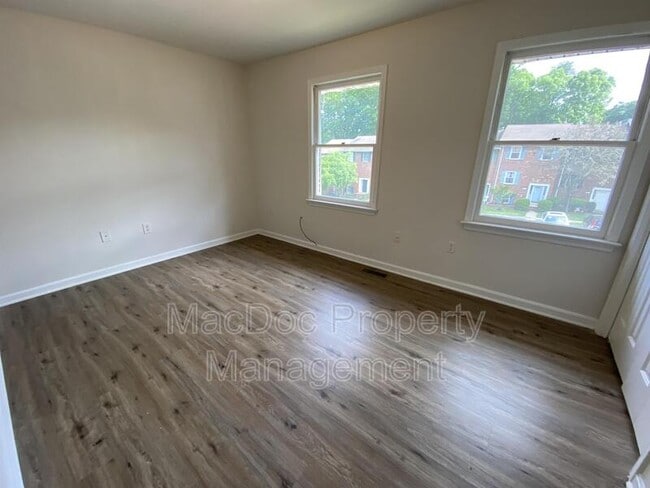 Building Photo - 184 Farrell Ln