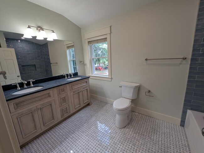 Building Photo - 211 Pine Hill Rd