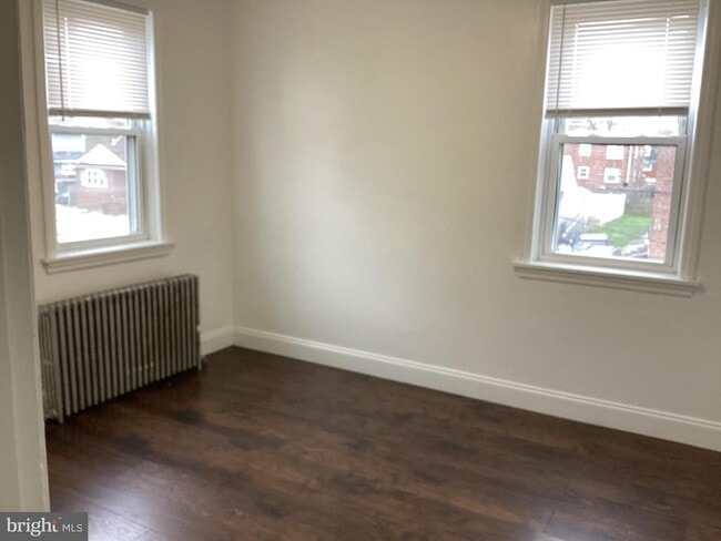 Building Photo - 615 Broadway