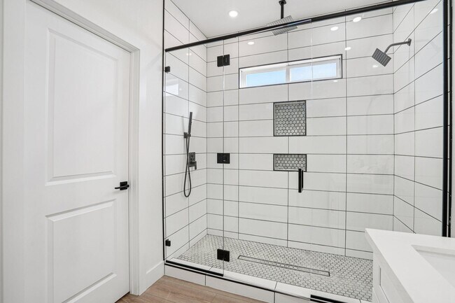 Building Photo - 64382 Spyglass Ave