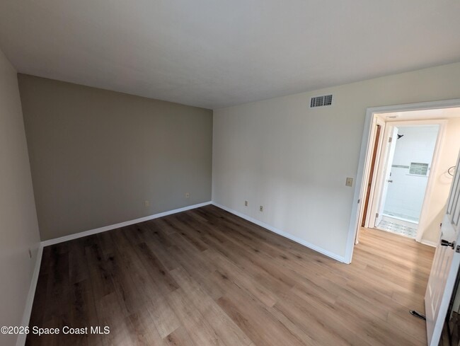 Building Photo - 3112-3121 Sir Hamilton Cir