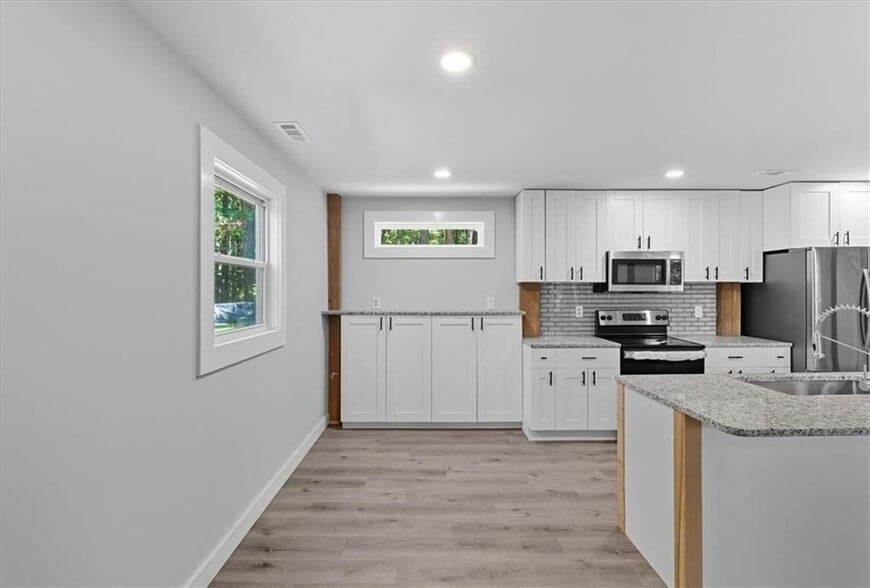 Building Photo - 96 Collins Rd