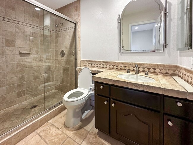 Building Photo - Beautiful Marina Hills Home!