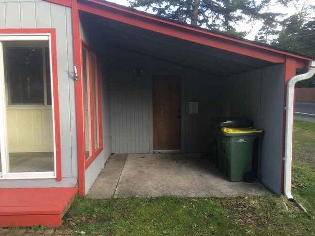 Building Photo - 1941 28th Pl