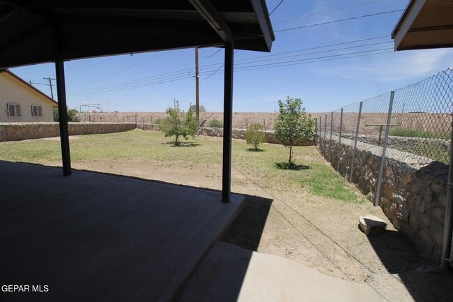 Building Photo - 9604 Gaza Dr
