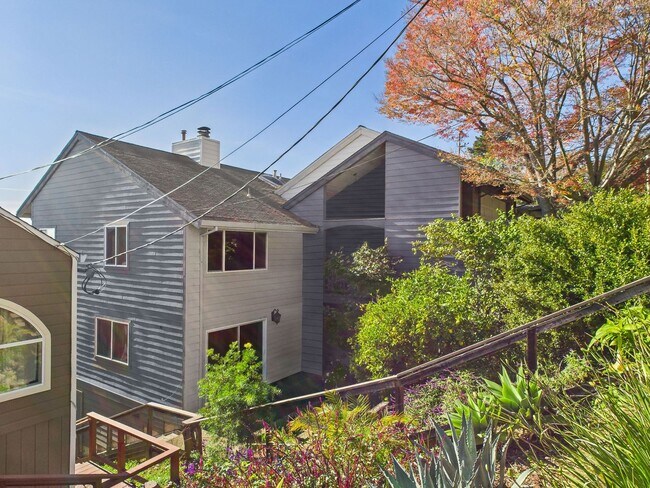 Building Photo - 3325 Brunell Dr