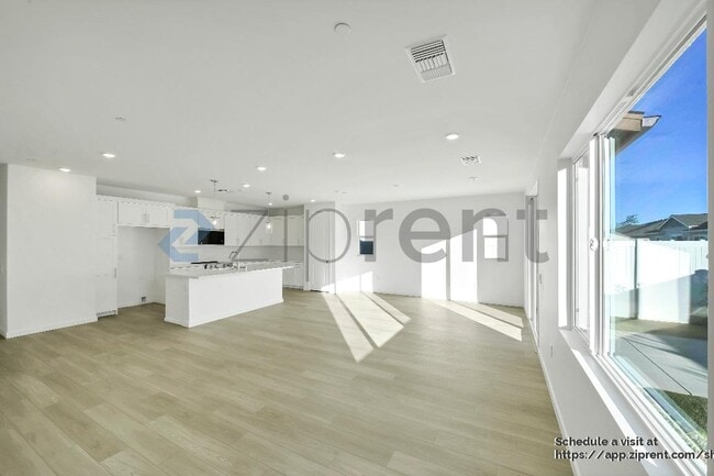 Building Photo - 5602 Gem Ct