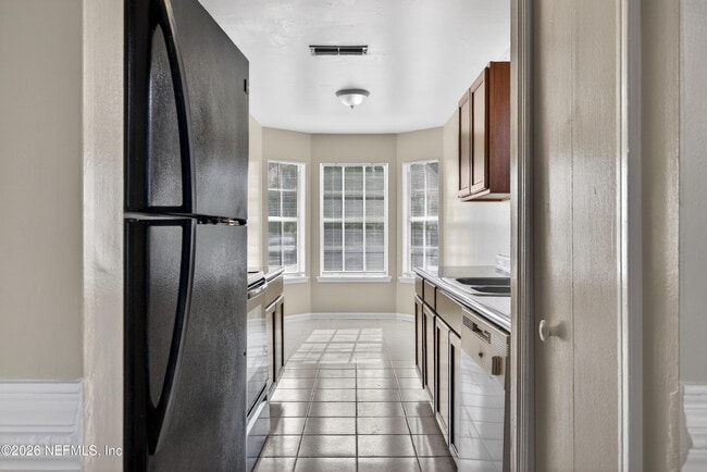 Building Photo - 8745 Buzz Ct