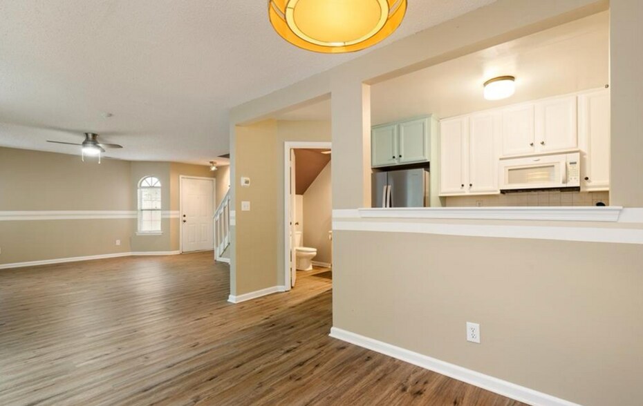 Building Photo - 4520 Shallowford Cir