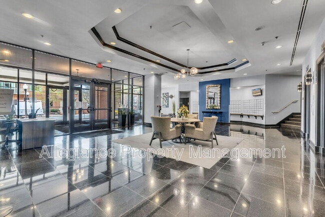 Building Photo - 1001 N Randolph St