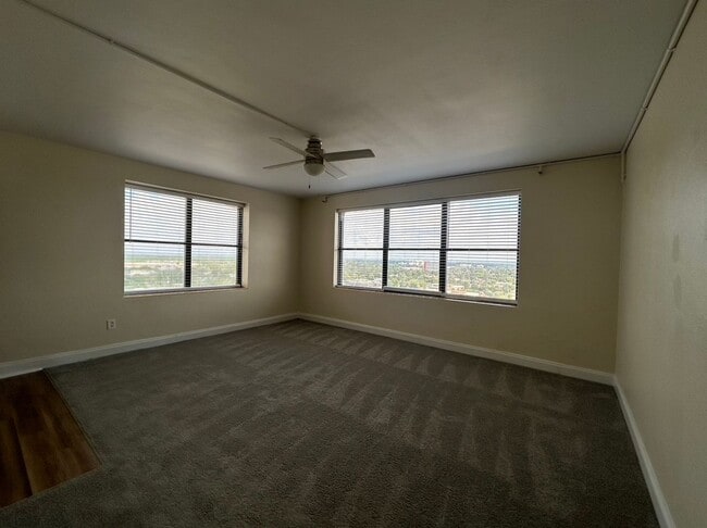 Building Photo - Charming Downtown Studio Apartment for Rent in City Place!