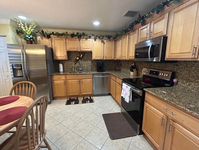 Building Photo - 10470 Pelican Dr
