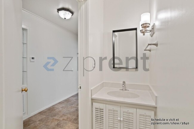 Building Photo - 119 Arroyo Dr