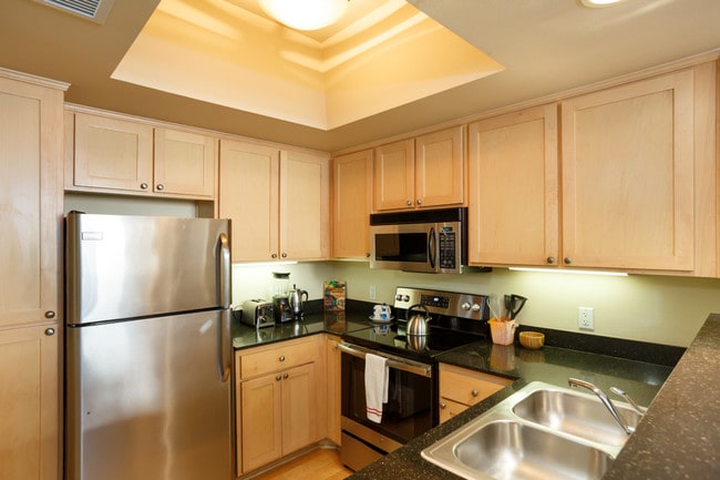 Building Photo - 2400 Fifth Ave