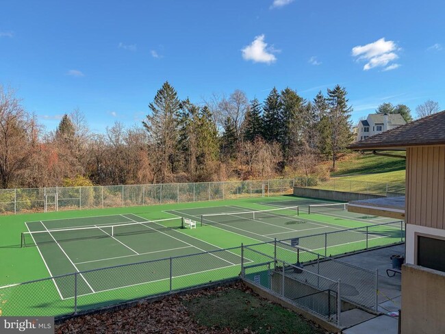 Building Photo - 814 Pritchard Pl