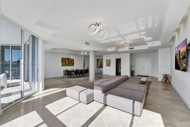 Building Photo - 3801 NE 207th St