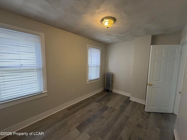 Building Photo - 178 S Sherman St