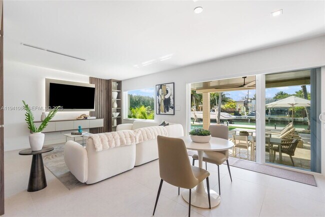 Building Photo - 7810 Hawthorne Ave