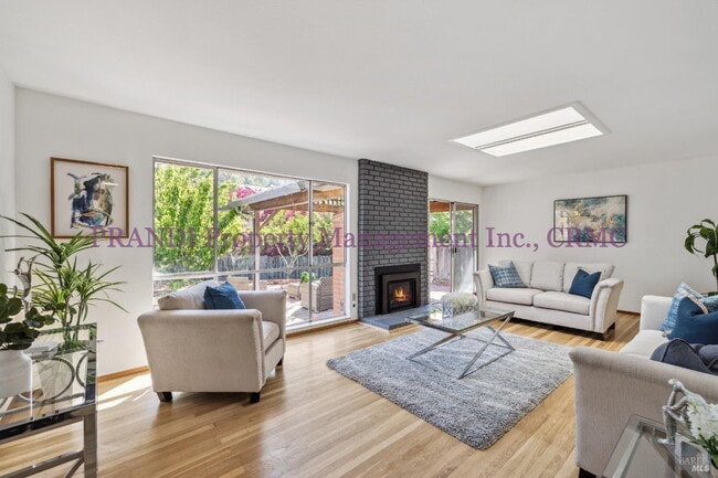 Building Photo - Marinwood Home on Corner Lot with Over 200...
