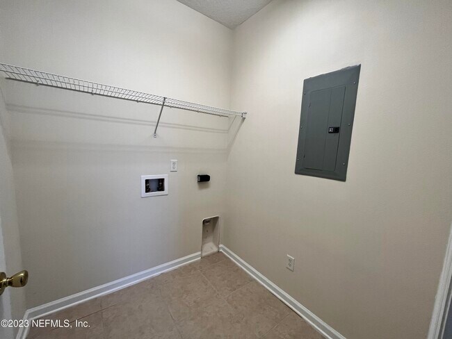 Building Photo - 1590 Calming Water Dr