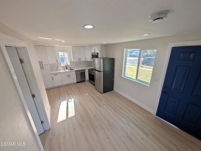 Building Photo - 16430 Clymer St