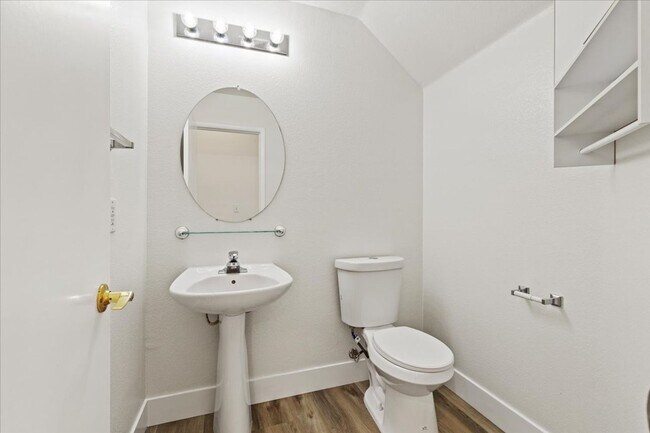 Building Photo - Fabulous Highly Upgraded Home!