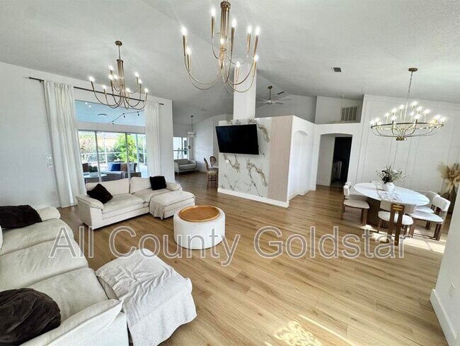 Building Photo - 5028 Greenway Ct
