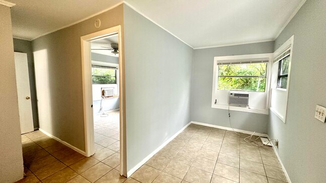 Building Photo - 3804 Miller Ave