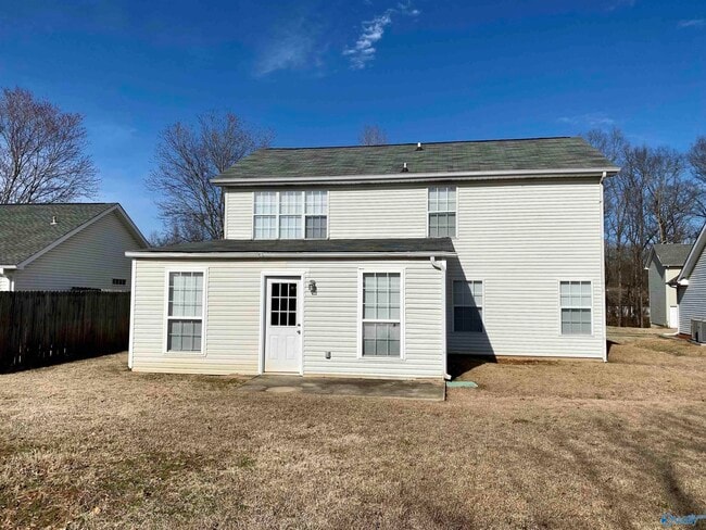 Building Photo - 304 Harvestwood Ct