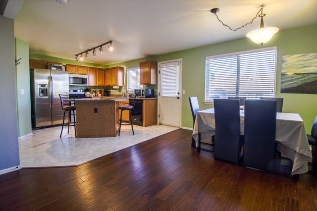 Building Photo - Large & Modern 2BR/2.5BA Home in Cherry Creek School District! AVAIL 02/15