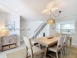 Building Photo - 350 Grapetree Dr