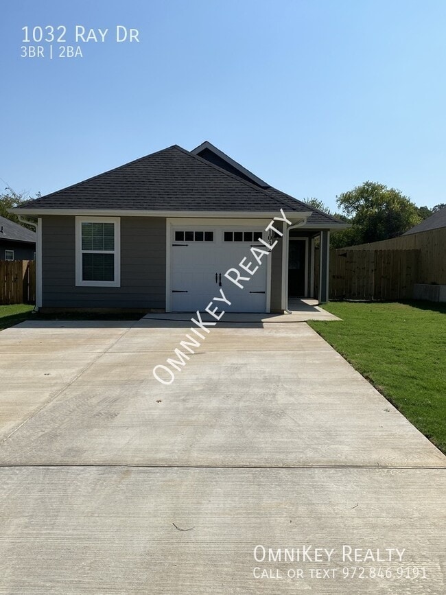 Building Photo - 1032 Ray Dr