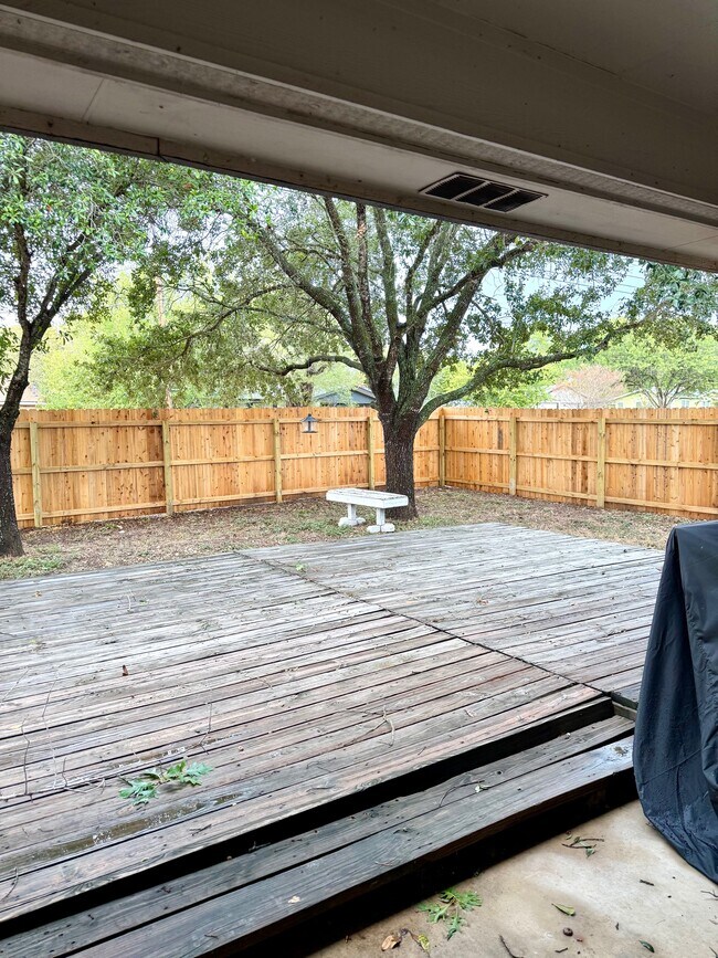 Building Photo - 1353 Pecan Ridge