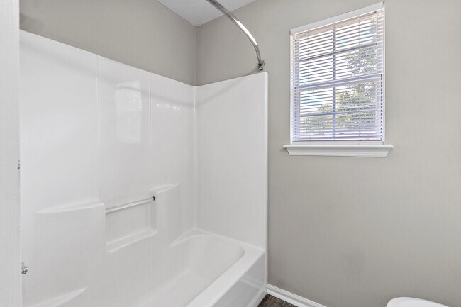 Building Photo - 5780 Carriage Hills Dr
