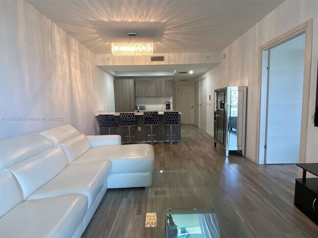 Building Photo - 801 S Miami Ave