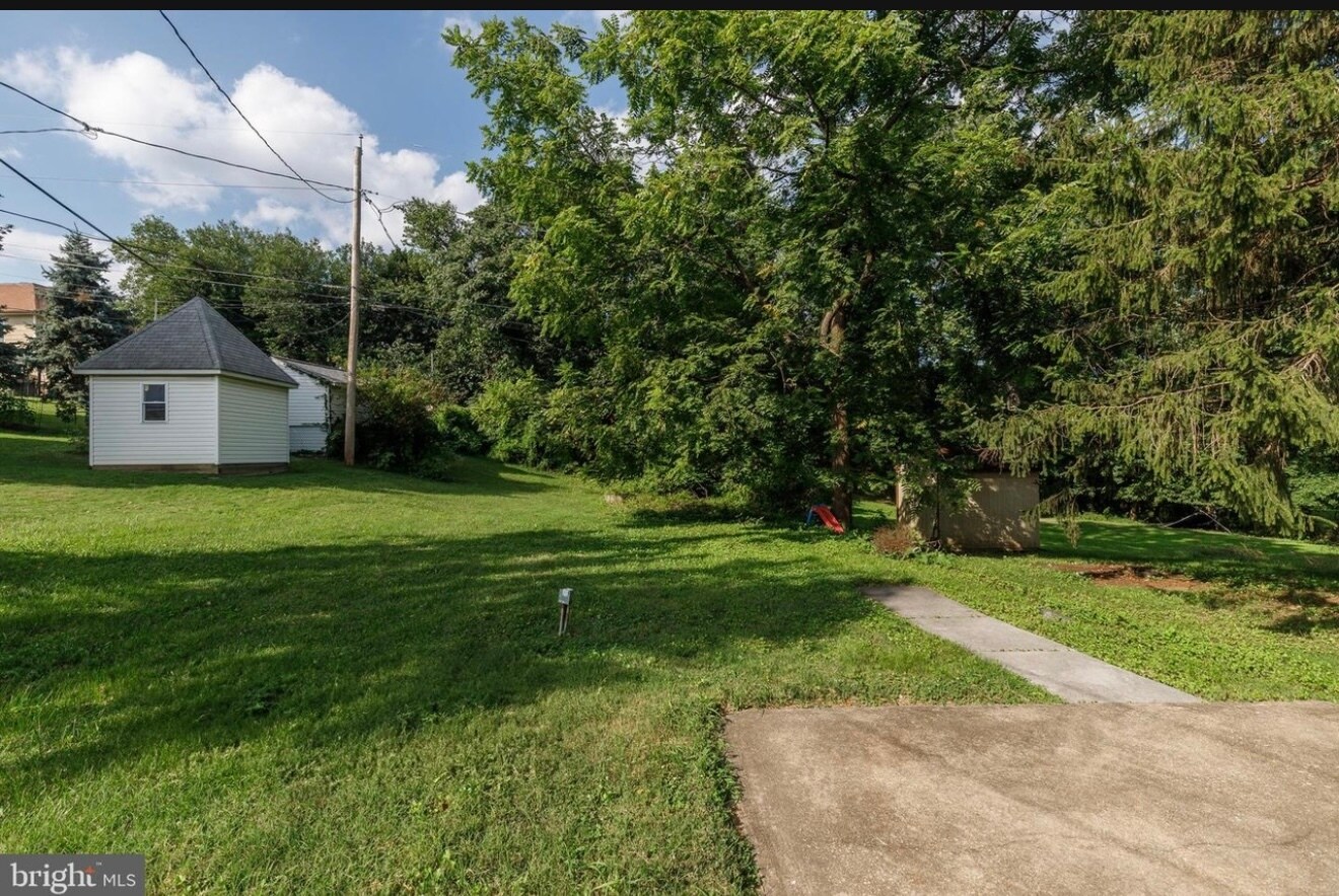 Building Photo - 4506 Furley Ave