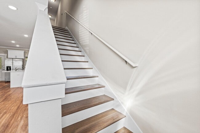 Building Photo - 246 N Sand Palm Rd