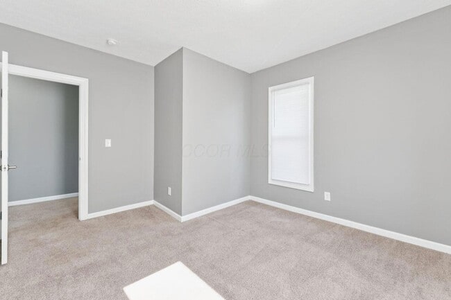Building Photo - 274 E Barthman Ave