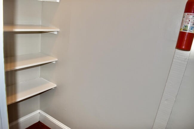 Building Photo - 929 Church St