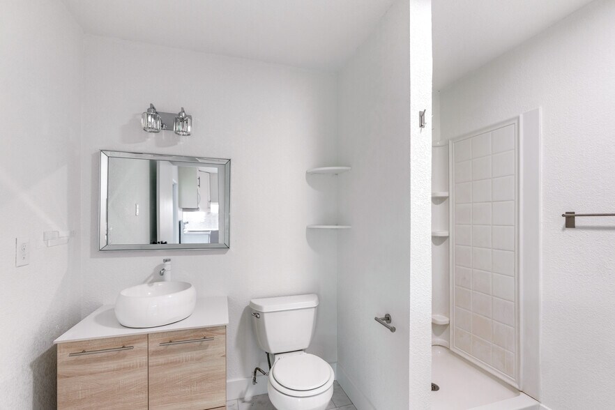 Bathroom - 16320 John Morris Rd