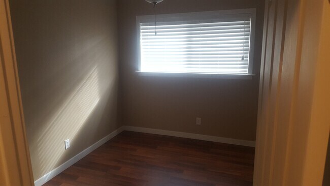 Building Photo - 1291 Creswell Dr