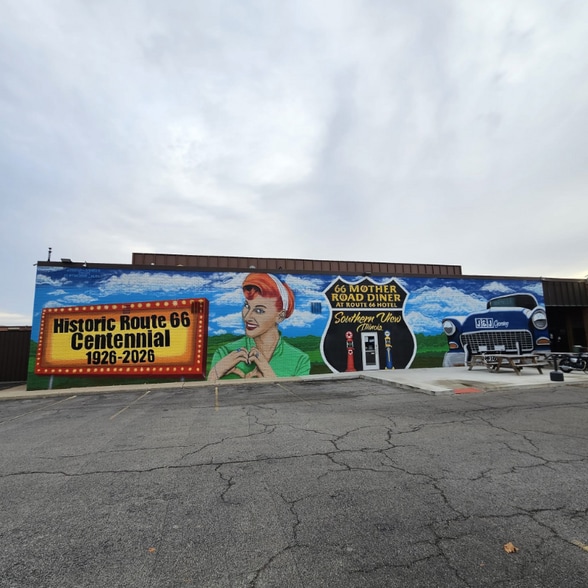 Building Photo - 625 E St Joseph St