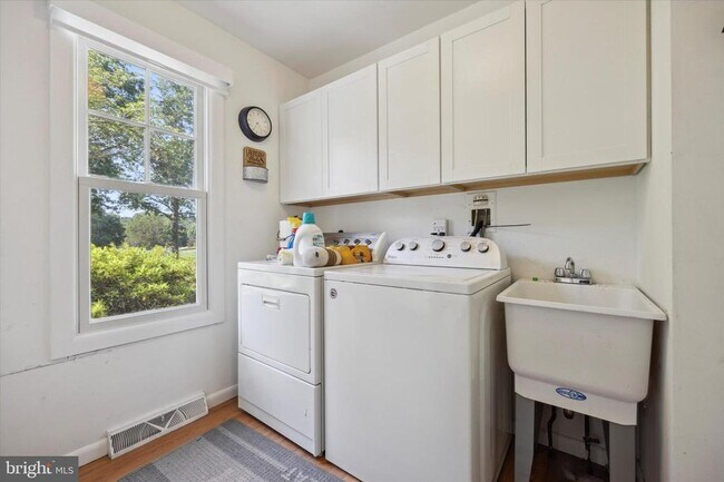 Building Photo - 531 Misty Hollow Ct