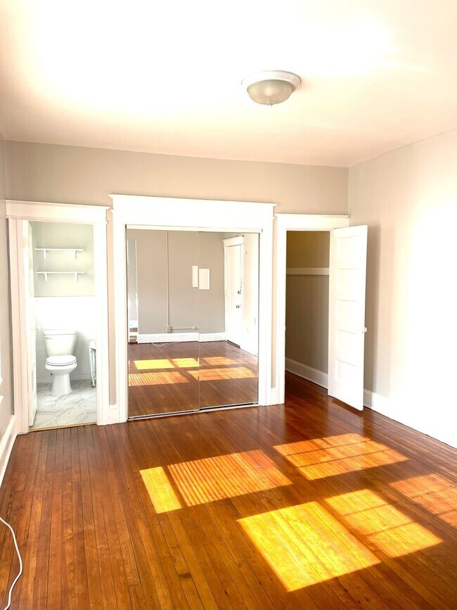 Interior Photo - Affordable apartment in Dupont Circle