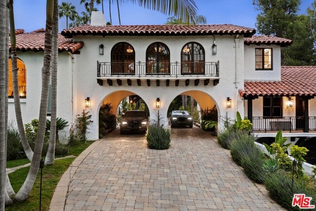 Building Photo - 9451 Sunset Blvd