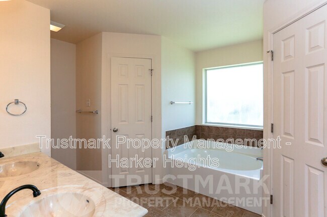 Building Photo - 3204 Canadian River Loop