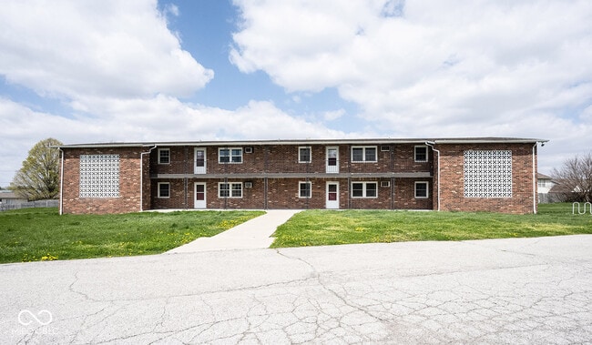 Primary Photo - 140 Maple Park Dr